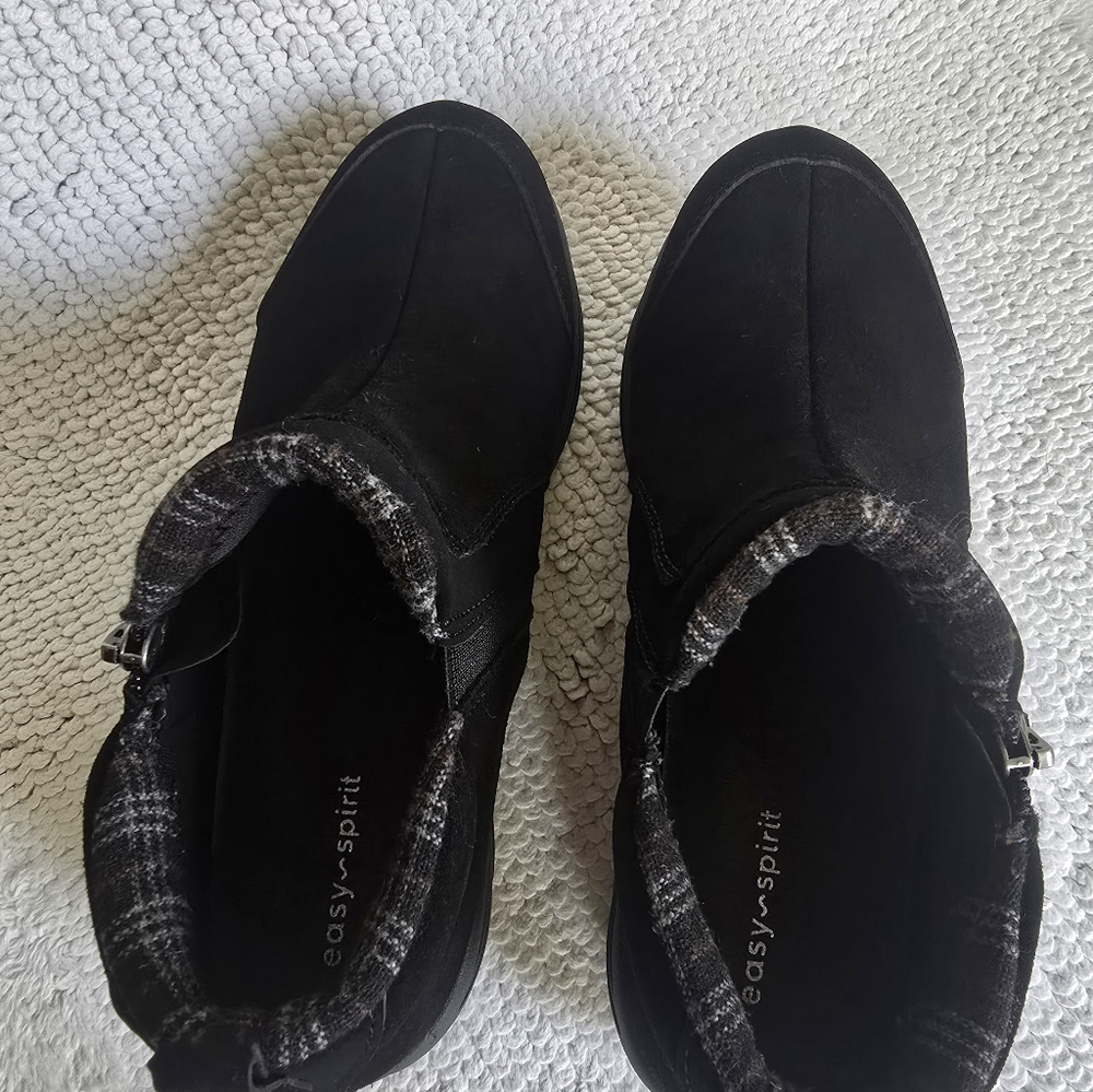 Women's Easy Spirit Black Leather/Suede Booties - Picture 5 of 6